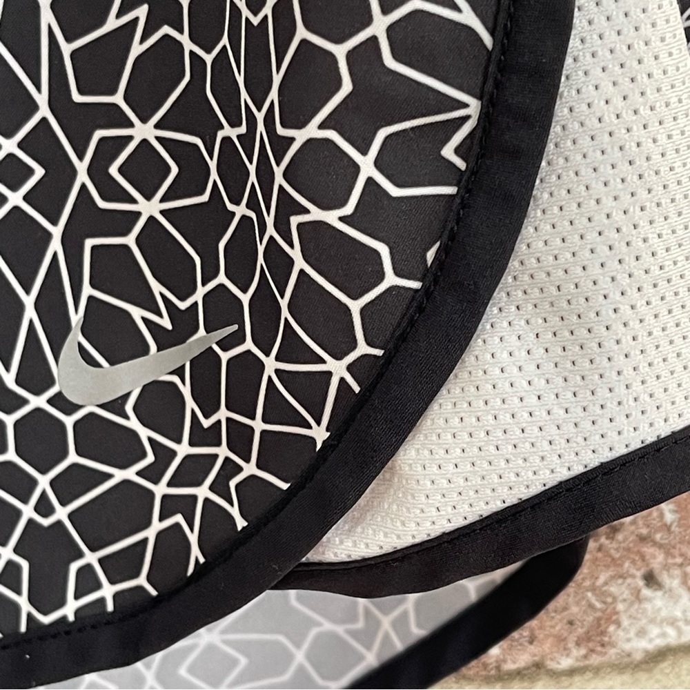 Nike Dri-fit Athletic Running Shorts Black White | Zip Pocket | Women’s … - Picture 4 of 13